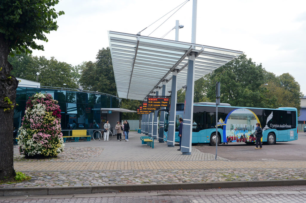 "Ventspils reiss" autobusi autoostā