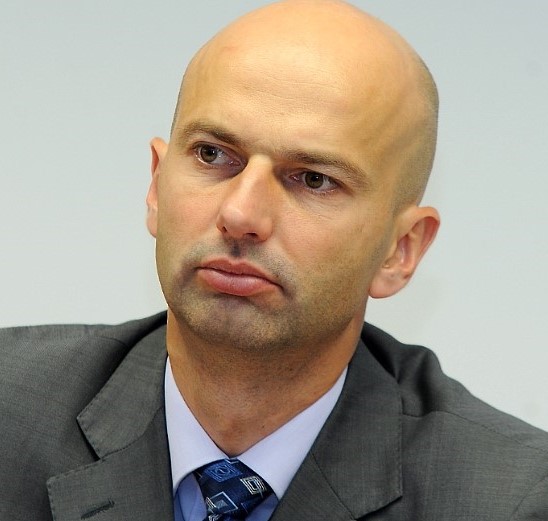 Valsts kancelejas direktora Jāņa Citskovska portreta foto.